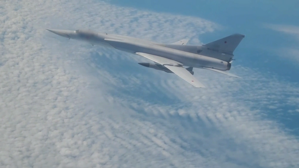 Máy bay ném bom Tu-22M3 thực hiện chuyến bay trên vùng biển Baltic - Sputnik Việt Nam