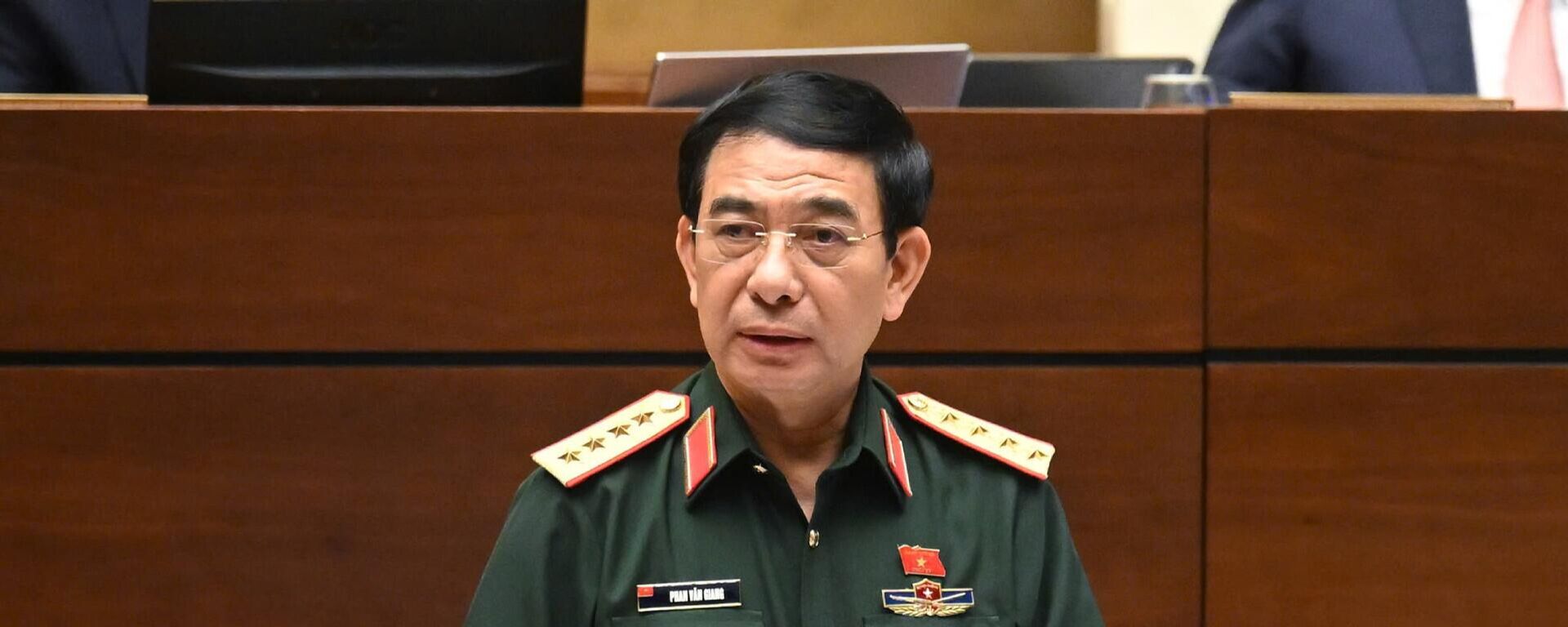 Đại tướng Phan Văn Giang, Bộ trưởng Quốc phòng phát biểu giải trình - Sputnik Việt Nam, 1920, 15.10.2025