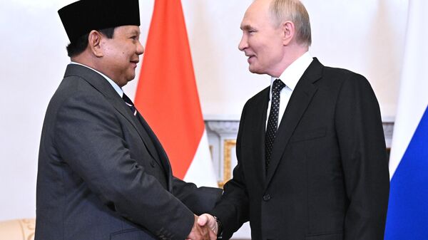 Tổng thống Vladimir Putin gặp Tổng thống Indonesia Prabowo Subianto - Sputnik Việt Nam