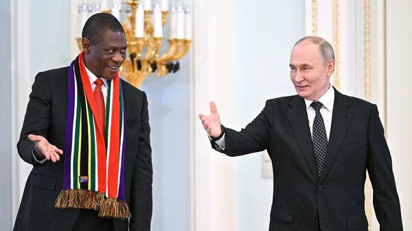 Tổng thống Vladimir Putin đã gặp Phó Tổng thống Nam Phi Paul Mashatile - Sputnik Việt Nam