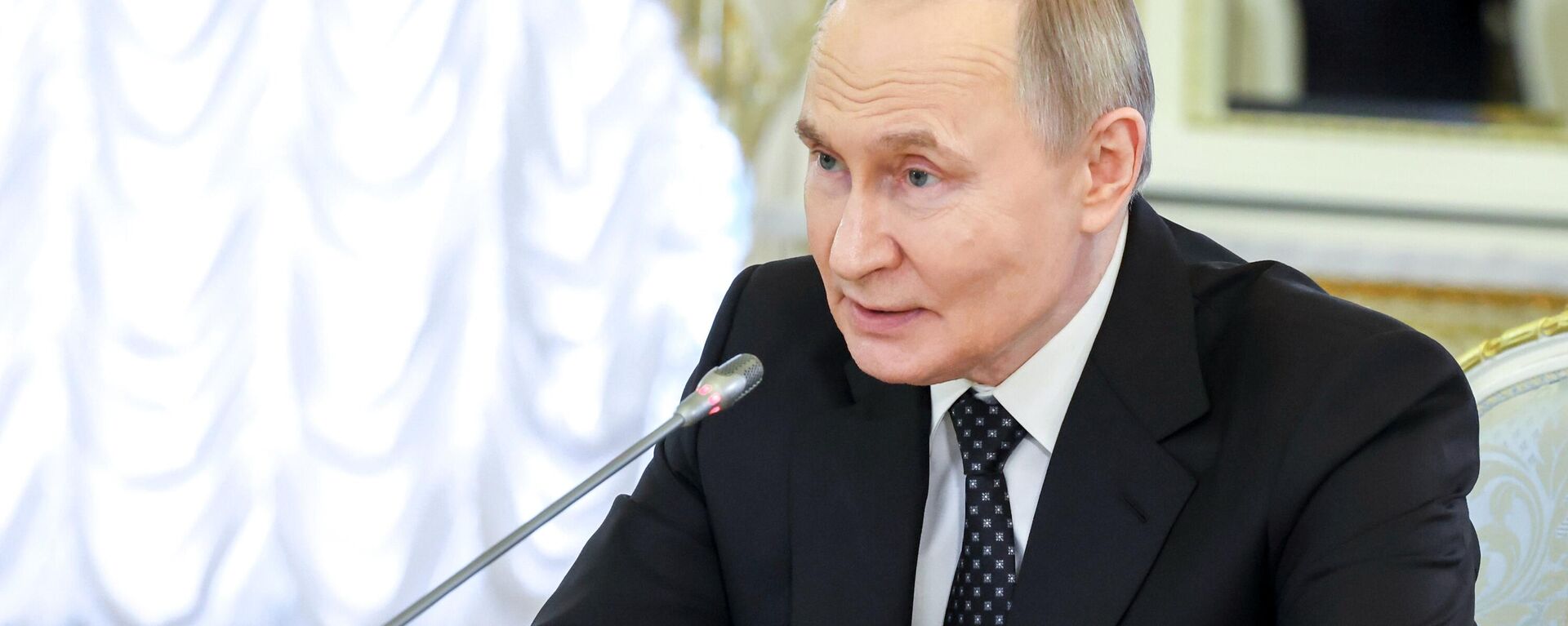 Tổng thống Nga Vladimir Putin  - Sputnik Việt Nam, 1920, 20.06.2025