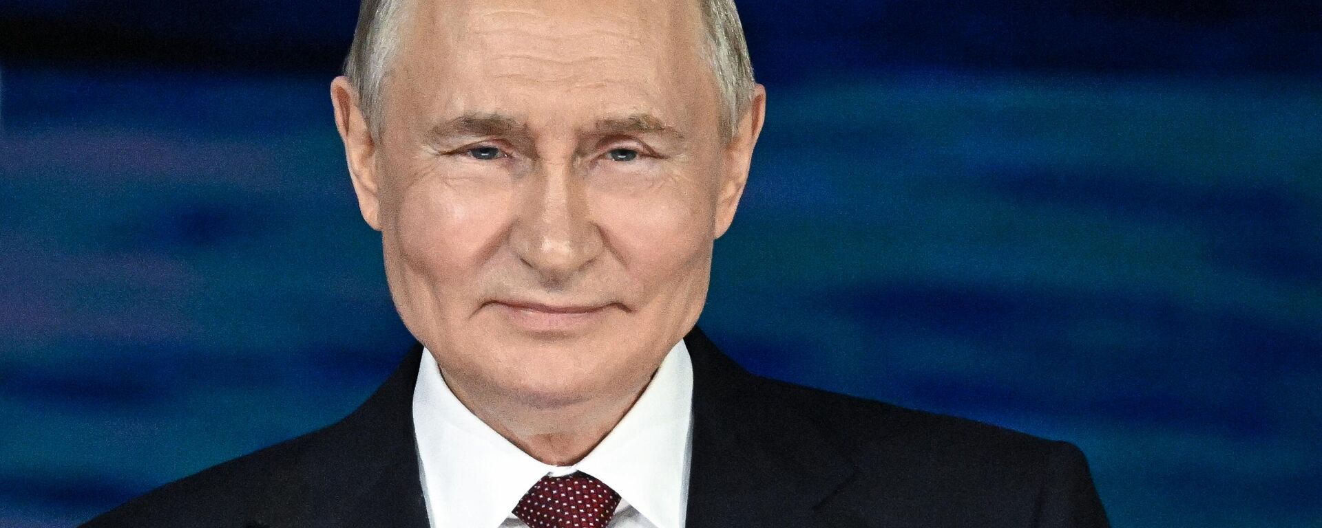 Tổng thống Nga Putin phát biểu tại phiên toàn thể của Diễn đàn Kinh tế Quốc tế St. Petersburg - Sputnik Việt Nam, 1920, 28.08.2025