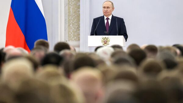 Tổng thống Vladimir Putin đã gặp gỡ các sinh viên tốt nghiệp các trường đại học về an ninh và quân sự - Sputnik Việt Nam