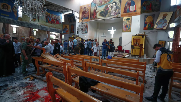 Tại hiện trường vụ nổ trong nhà thờ ở khu vực Duwayla, Damascus, Syria. - Sputnik Việt Nam