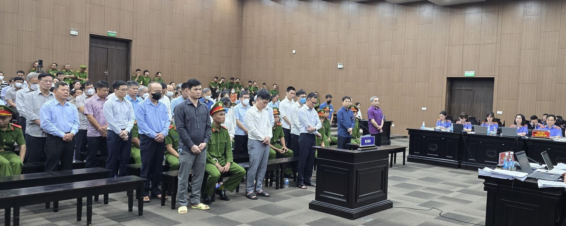 Tòa án Nhân dân TP Hà Nội xét xử sơ thẩm vụ án Tập đoàn Phúc Sơn - Sputnik Việt Nam, 1920, 24.06.2025