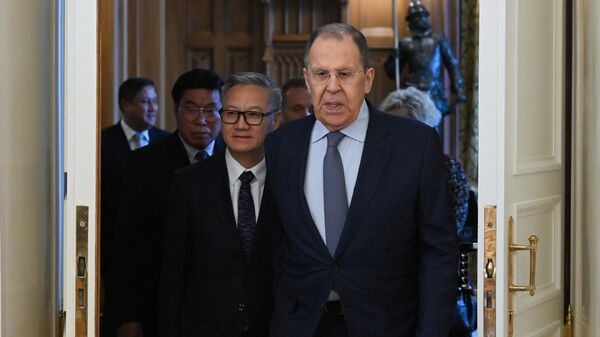 Cuộc hội đàm giữa Bộ trưởng Ngoại giao Nga S. Lavrov và Bộ trưởng Ngoại giao Lào Thongsavanh Phomvihane - Sputnik Việt Nam