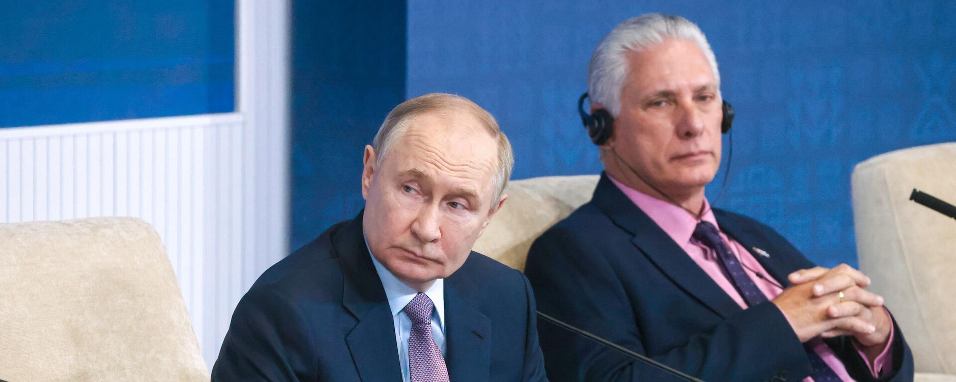 Tổng thống Nga Vladimir Putin tham dự phiên họp toàn thể của Diễn đàn Kinh tế Á-Âu lần thứ IV tại Minsk - Sputnik Việt Nam, 1920, 26.06.2025