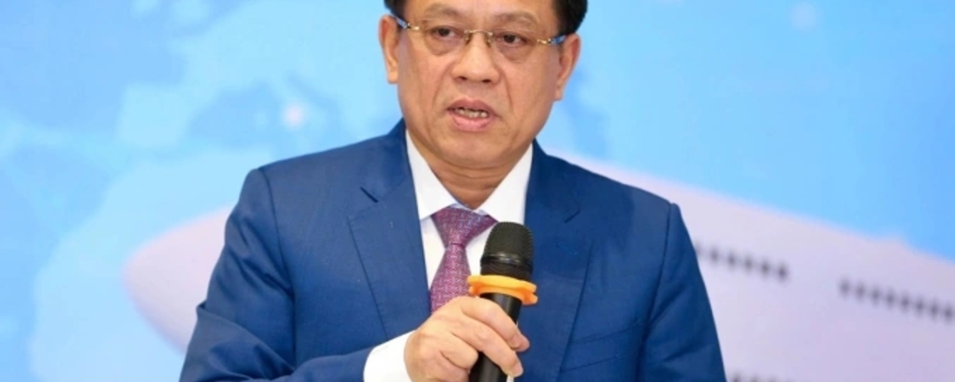 Ông Nguyễn Bá Hoan tại một buổi tọa đàm ở Hà Nội, tháng 12/2024 - Sputnik Việt Nam, 1920, 27.06.2025