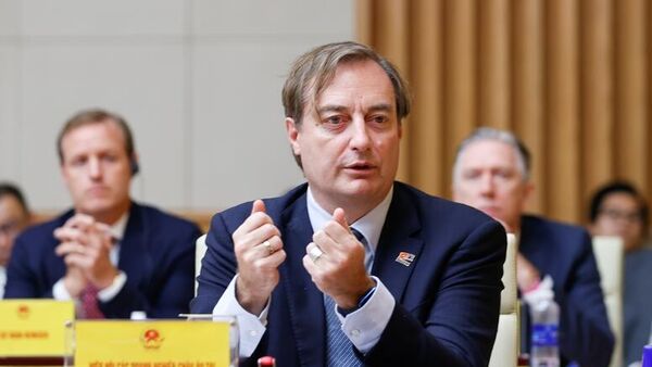 Ông Bruno Jaspaert, Chủ tịch Hiệp hội Doah nghiệp châu Âu tại Việt Nam, phát biểu tại tọa đàm - Sputnik Việt Nam