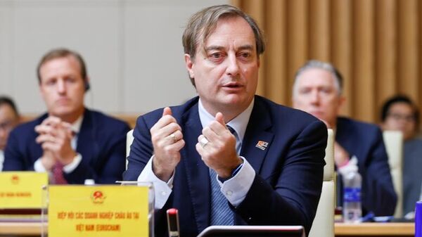 Ông Bruno Jaspaert, Chủ tịch Hiệp hội Doah nghiệp châu Âu tại Việt Nam, phát biểu tại tọa đàm - Sputnik Việt Nam