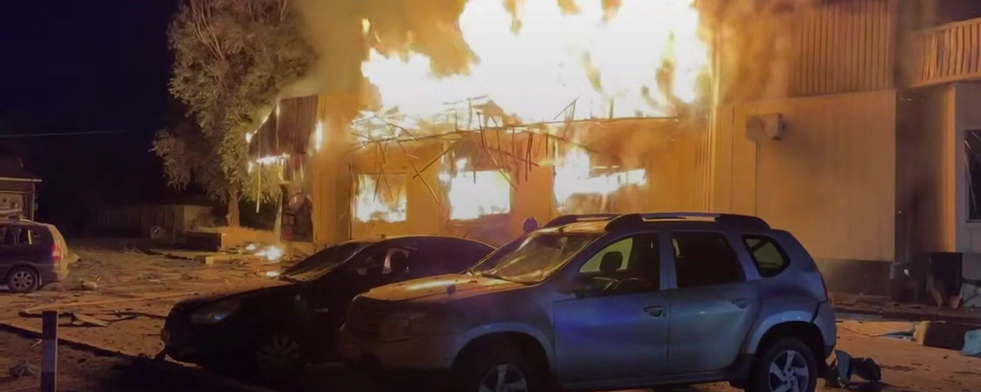 Quân đội Ukrainа tấn công khu chợ ở trung tâm Donetsk, giết chết một phụ nữ Quân đội Ukrainа tấn công khu chợ ở trung tâm Donetsk, giết chết một phụ nữ - Sputnik Việt Nam, 1920, 01.07.2025