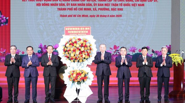 Tổng Bí thư Tô Lâm chúc mừng lãnh đạo chủ chốt TP.HCM sáp nhập với Bình Dương và Bà Rịa-Vũng Tàu. - Sputnik Việt Nam