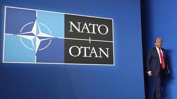 Donald Trump tại hội nghị thượng đỉnh NATO ở The Hague - Sputnik Việt Nam