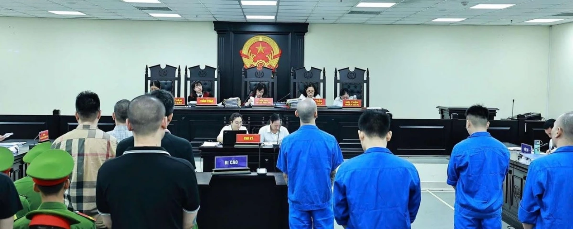 Các bị cáo tại phiên toà - Sputnik Việt Nam, 1920, 02.07.2025