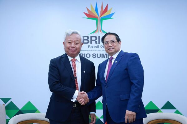 Thủ tướng gặp Chủ tịch Ngân hàng Đầu tư Cơ sở hạ tầng Châu Á
 - Sputnik Việt Nam