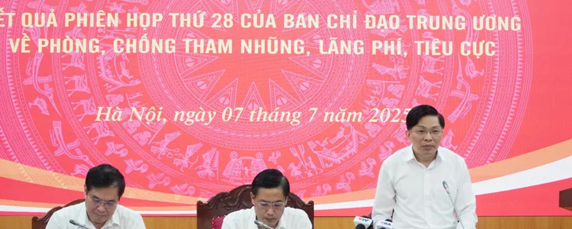 Ông Đặng Văn Dũng, Phó Trưởng Ban Nội chính Trung ương, thông tin về kết quả 6 tháng đầu 2025 - Sputnik Việt Nam, 1920, 07.07.2025