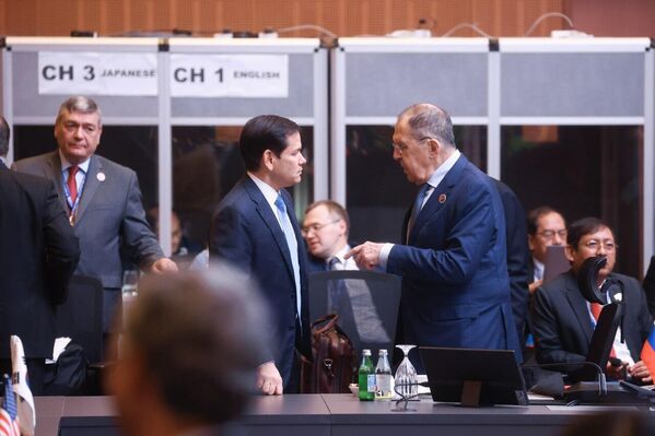 Bộ trưởng Ngoại giao Nga Sergey Lavrov tham dự Hội nghị lần thứ 15 Ngoại trưởng các nước thành viên Hội nghị Cấp cao Đông Á Bộ trưởng Ngoại giao Nga Sergey Lavrov tham dự Hội nghị lần thứ 15 Ngoại trưởng các nước thành viên Hội nghị Cấp cao Đông Á - Sputnik Việt Nam