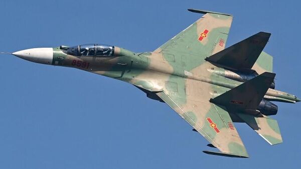 Su-30MK2 đang luyện tập trên bầu trời Hà Nội - Sputnik Việt Nam