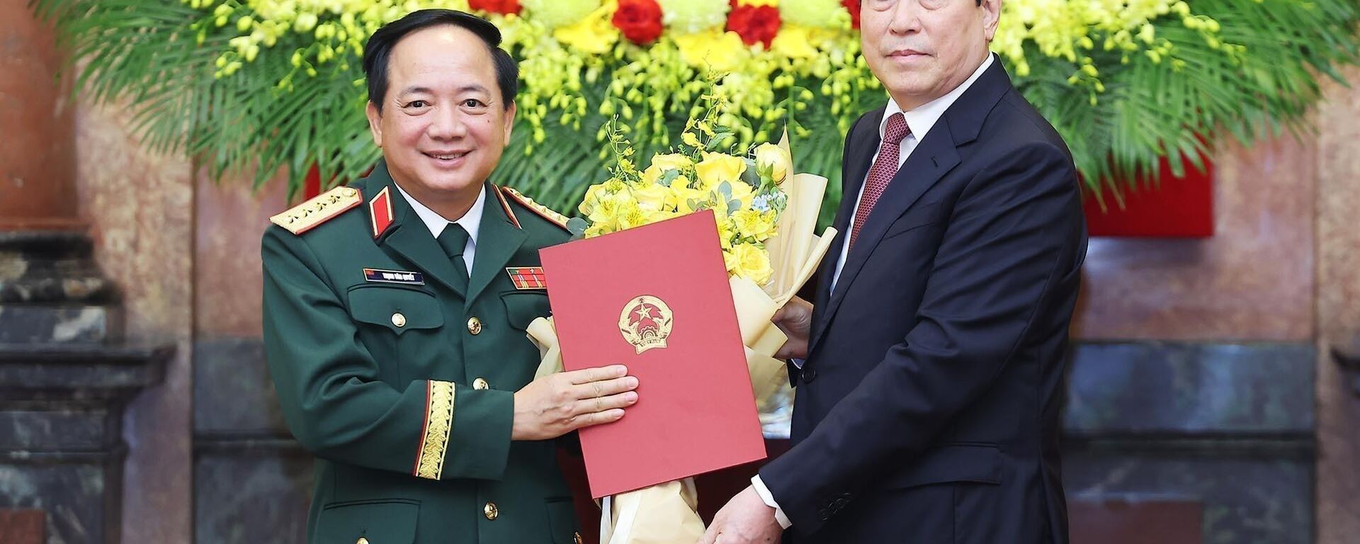 Chủ tịch nước trao Quyết định thăng quân hàm, cấp bậc hàm Đại tướng, Thượng tướng cho các lãnh đạo Bộ Quốc phòng và Bộ Công an - Sputnik Việt Nam, 1920, 14.07.2025