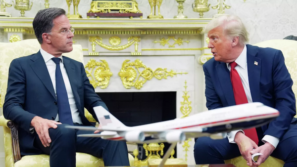 Tổng thống Donald Trump và Tổng Thư ký NATO Mark Rutte - Sputnik Việt Nam
