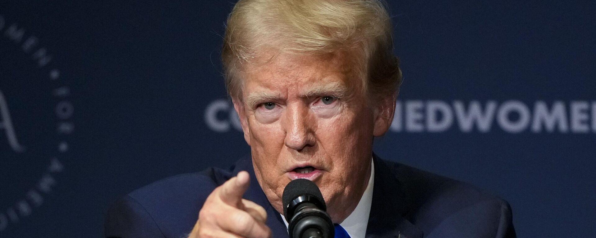 Tổng thống Donald Trump - Sputnik Việt Nam, 1920, 16.07.2025