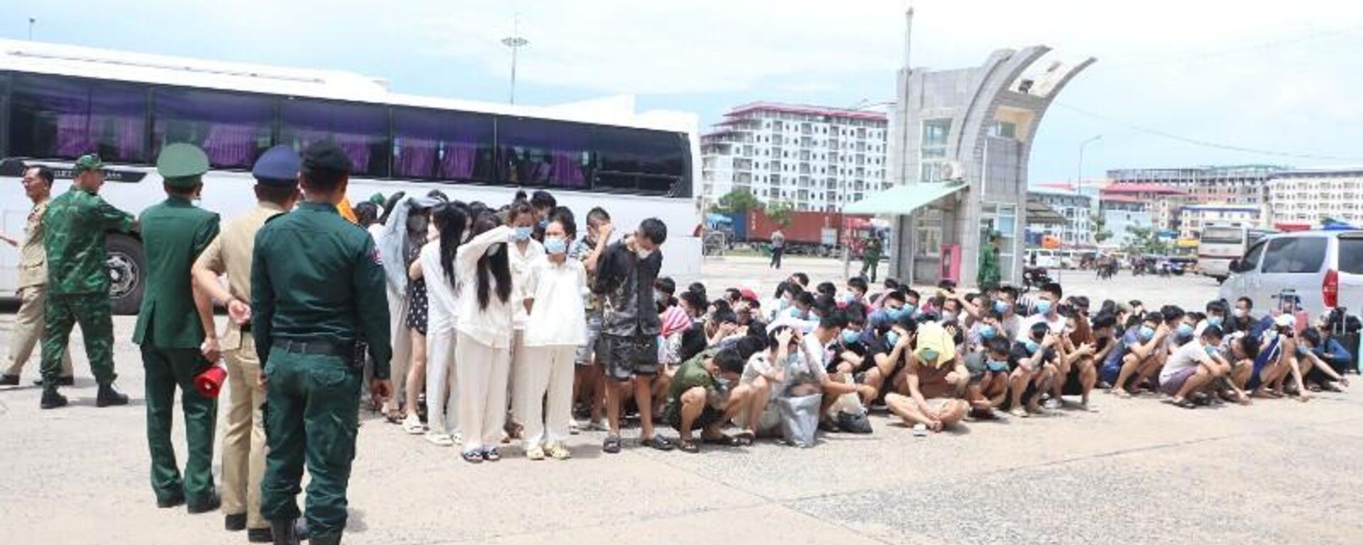 Tổng cộng có 161 công dân được phía Campuchia bàn giao ngày 19/7 - Sputnik Việt Nam, 1920, 20.07.2025