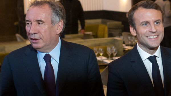 Tổng thống Pháp Emmanuel Macron và Thủ tướng François Bayrou  - Sputnik Việt Nam