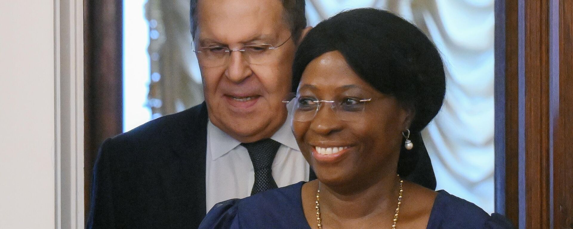 Ngoại trưởng Nga Sergei Lavrov và Ngoại trưởng Mozambique Maria dos Santos Lucas trong cuộc gặp ở Moscow - Sputnik Việt Nam, 1920, 22.07.2025