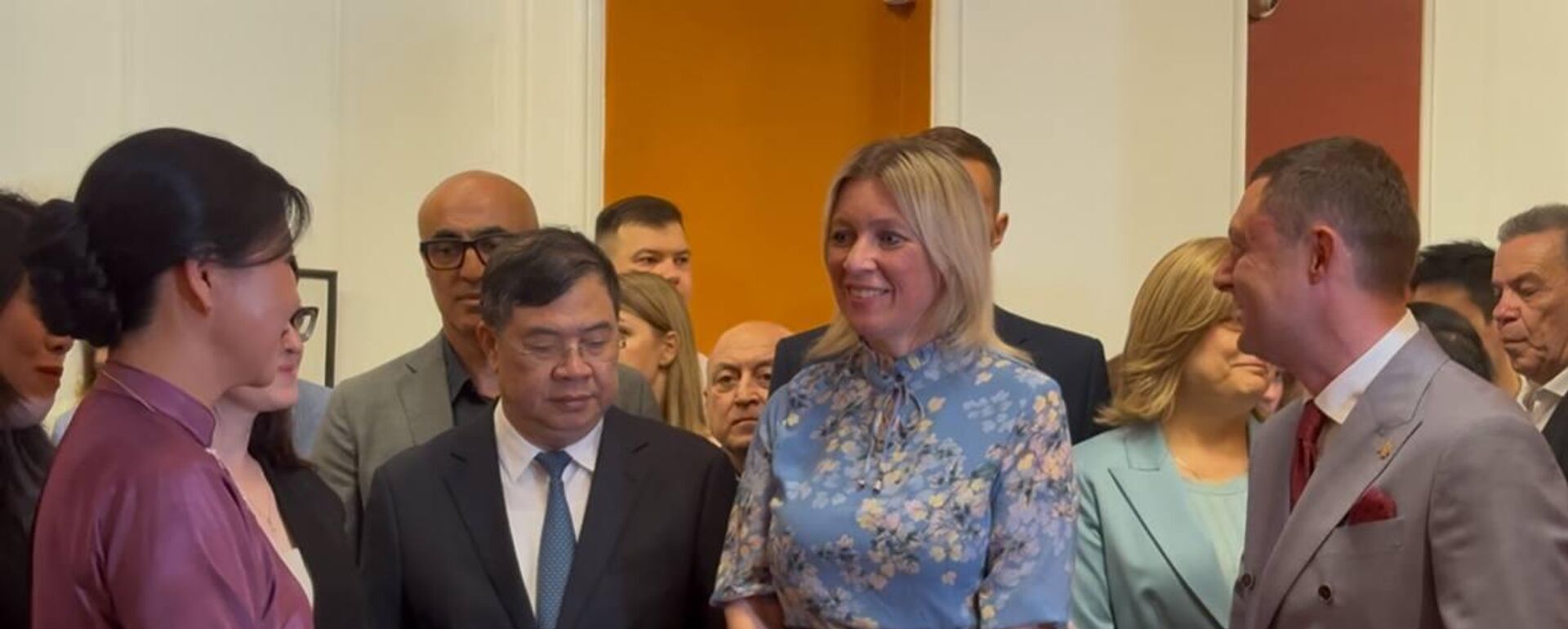 Bộ Ngoại giao Nga: Triển lãm “Người Thầy – Học Trò: Giai điệu của Hành trình” là một biểu tượng gắn bó Việt – Nga - Sputnik Việt Nam, 1920, 24.07.2025