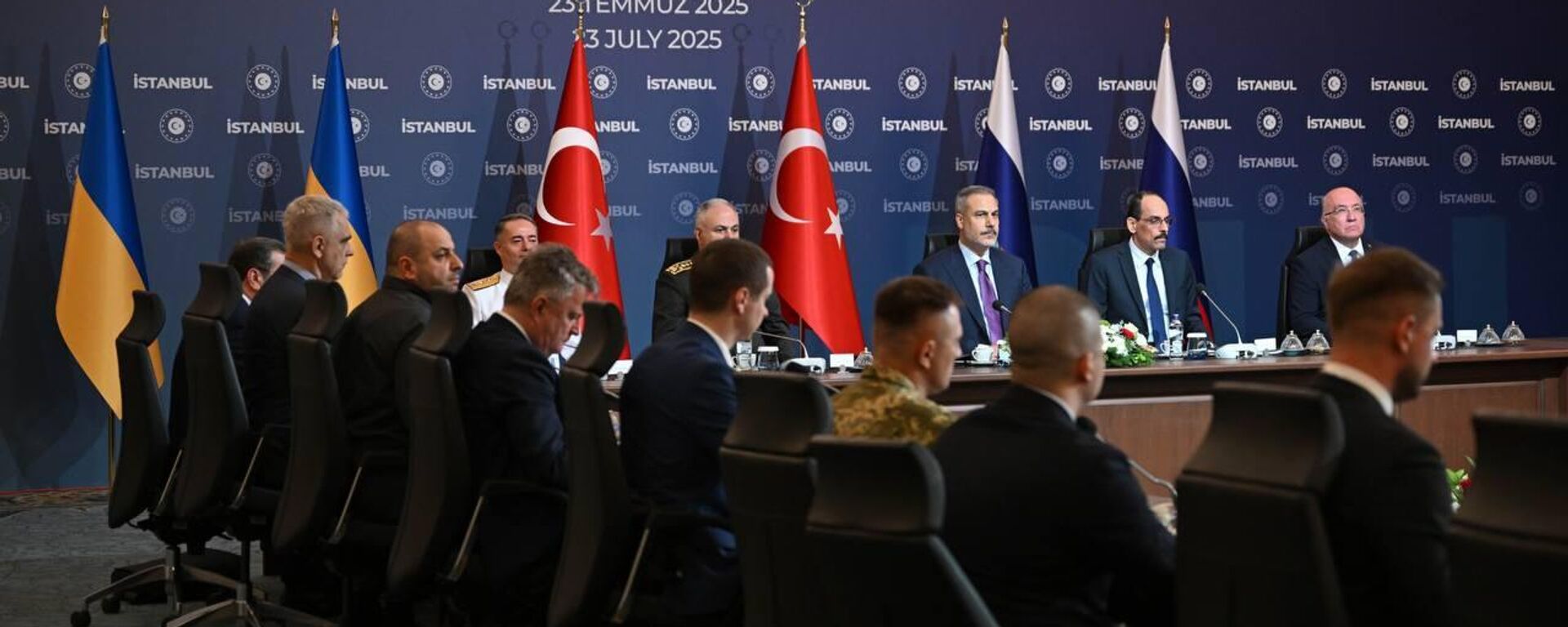 Vòng đàm phán thứ ba giữa Nga và Ukraina đã bắt đầu - Sputnik Việt Nam, 1920, 24.07.2025