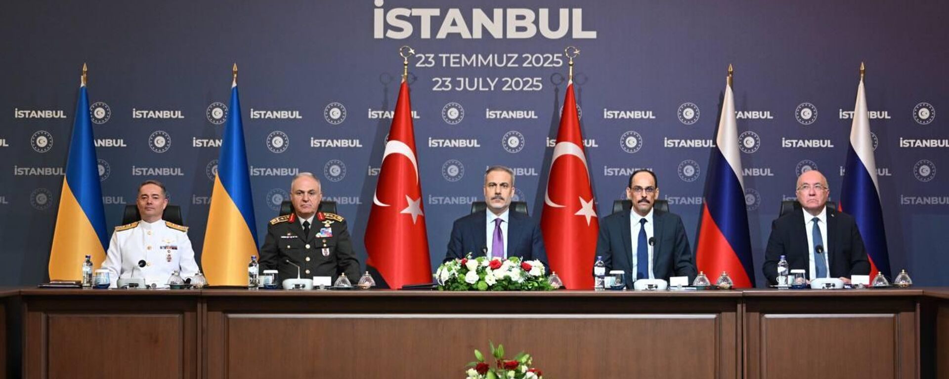 Vòng đàm phán thứ ba giữa Nga và Ukraina đã bắt đầu - Sputnik Việt Nam, 1920, 24.07.2025