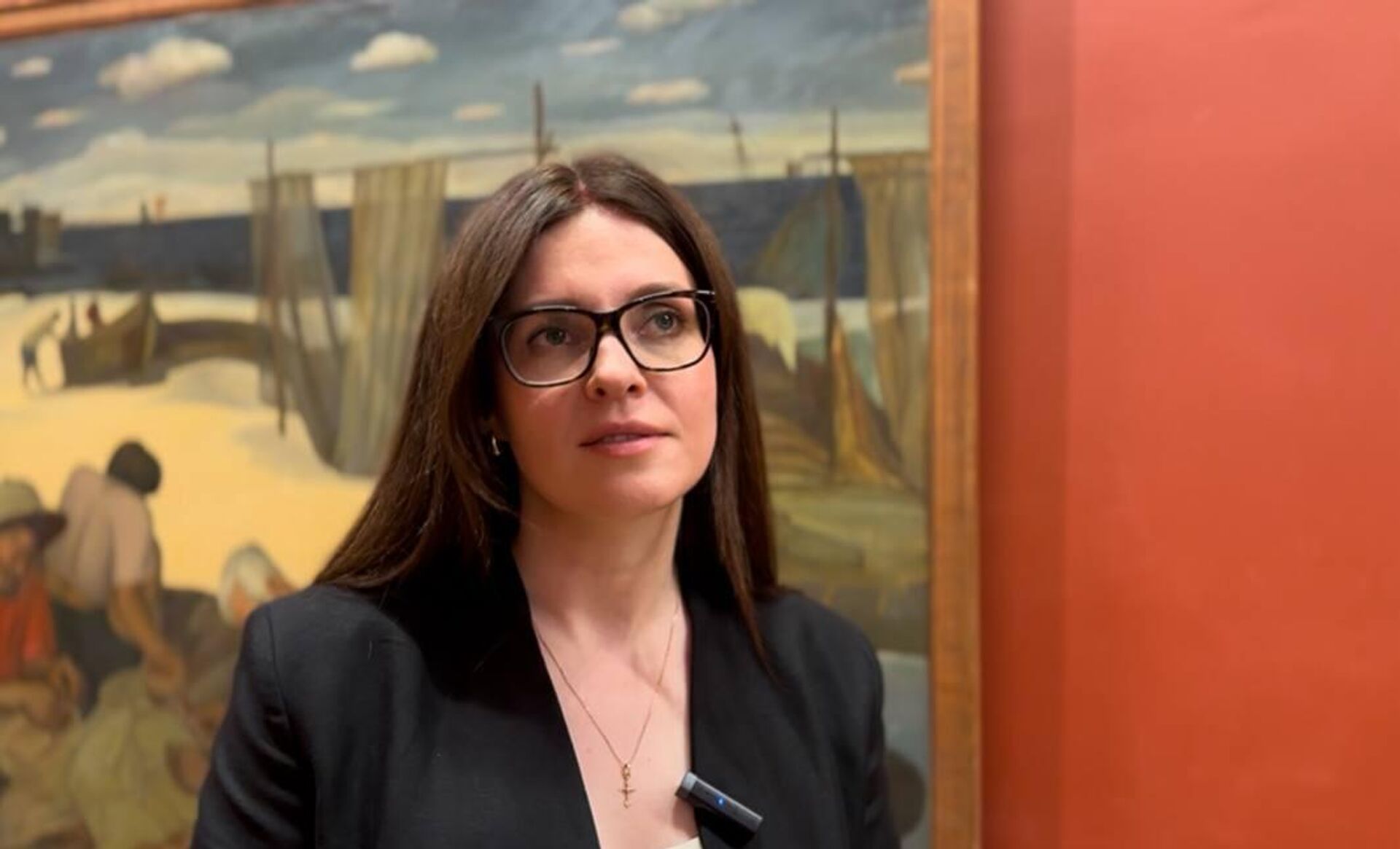 Ksenia Sopova - giám tuyển Triển lãm Thầy - Trò: Giai điệu con đường - Sputnik Việt Nam, 1920, 24.07.2025