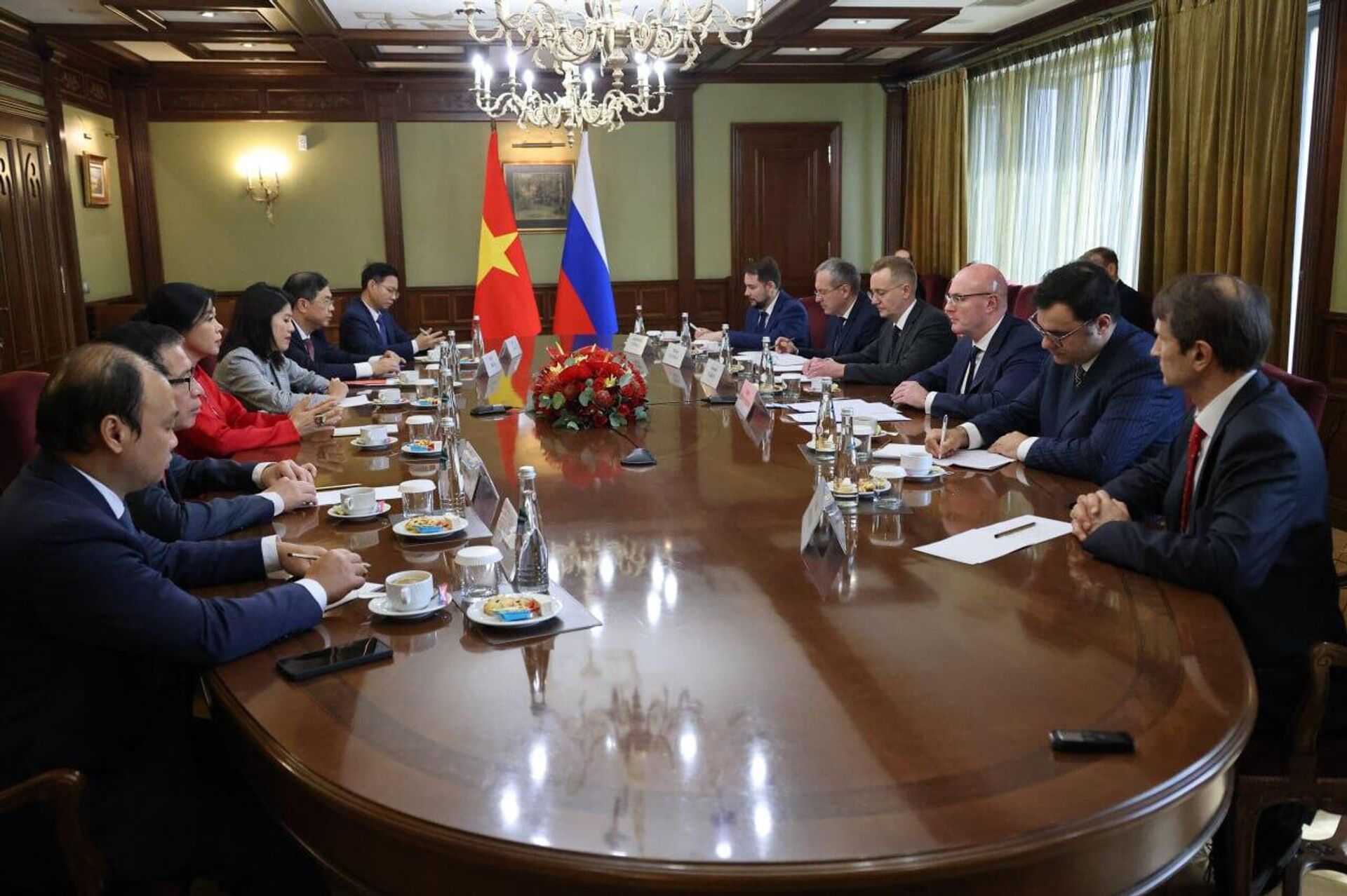 Phó Thủ tướng Dmitry Chernyshenko gặp phu nhân Tổng Bí thư Trung ương Đảng Cộng sản Việt Nam Tô Lâm Ngô Phương Ly - Sputnik Việt Nam, 1920, 24.07.2025