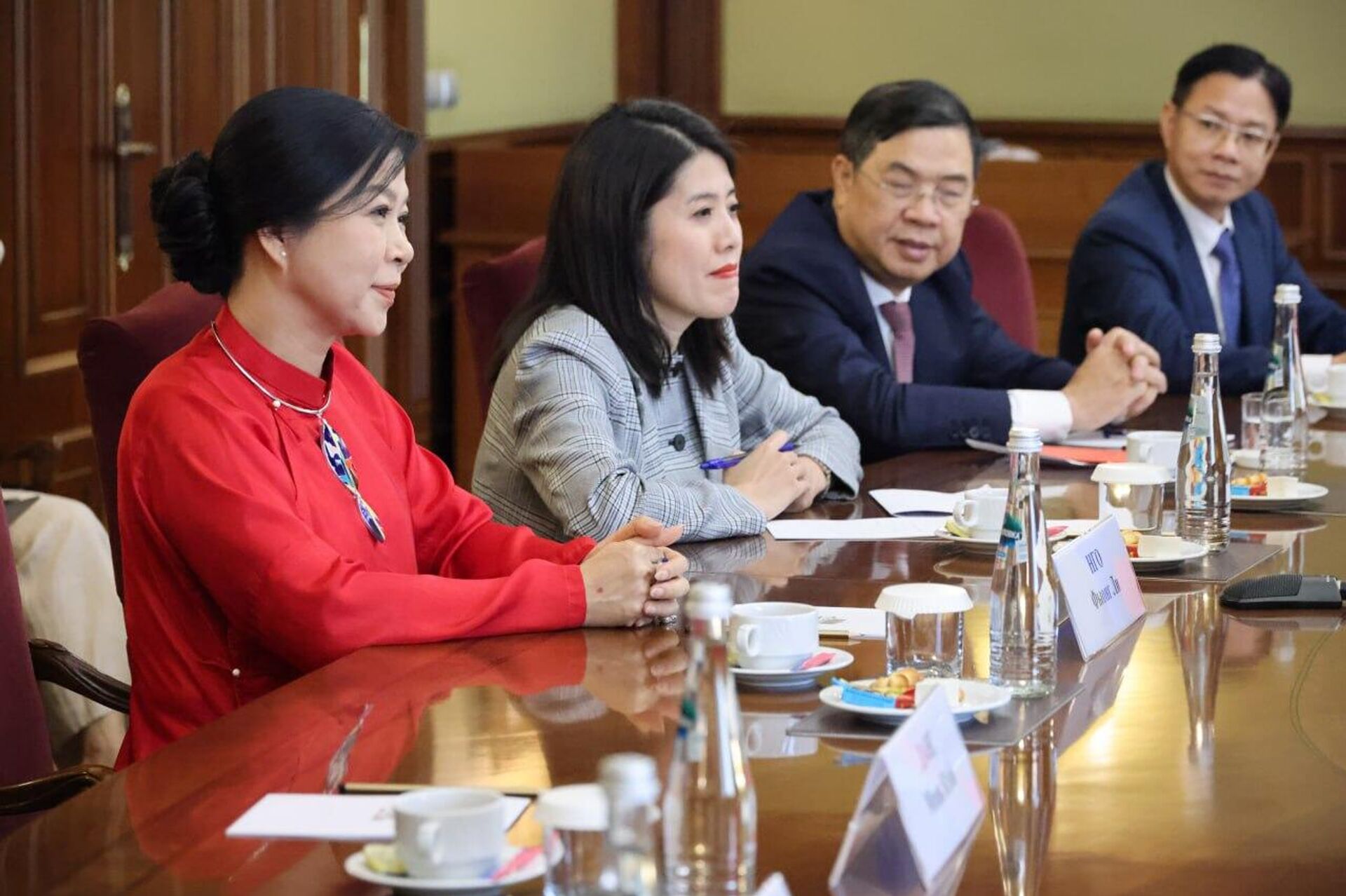 Phó Thủ tướng Dmitry Chernyshenko gặp phu nhân Tổng Bí thư Trung ương Đảng Cộng sản Việt Nam Tô Lâm Ngô Phương Ly - Sputnik Việt Nam, 1920, 24.07.2025