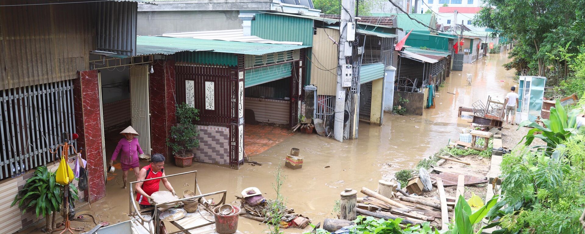 Đồng bào vùng lũ Nghệ An khắc phục hậu quả, sớm ổn định cuộc sống - Sputnik Việt Nam, 1920, 06.08.2025