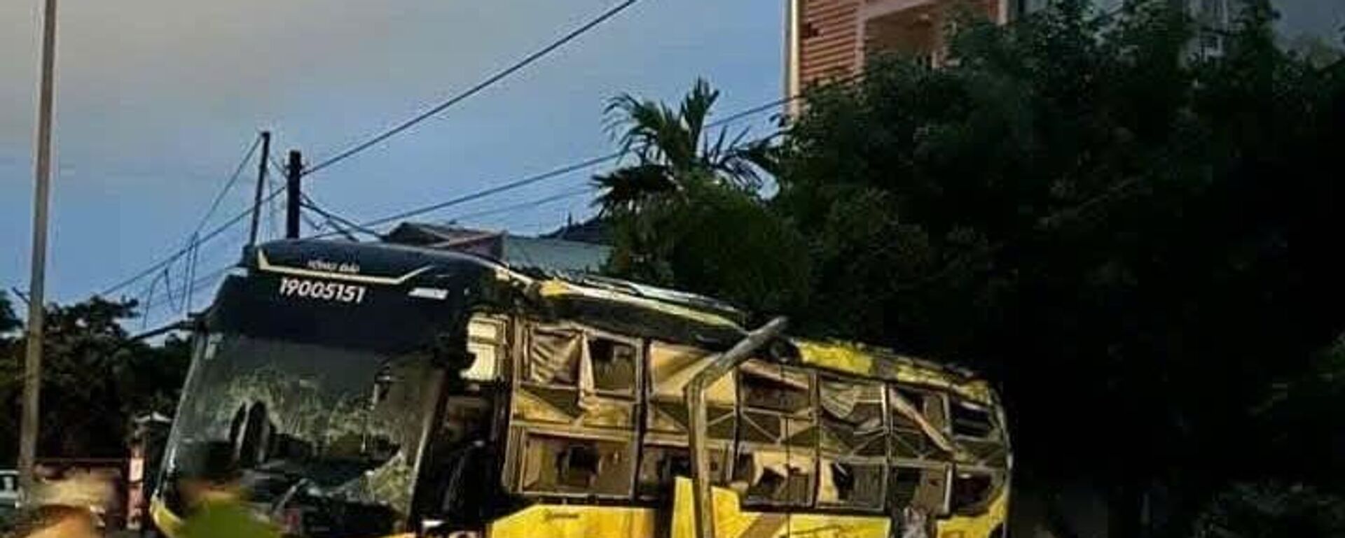 Lật xe khách ở Hà Tĩnh, 9 người chết - Sputnik Việt Nam, 1920, 30.07.2025