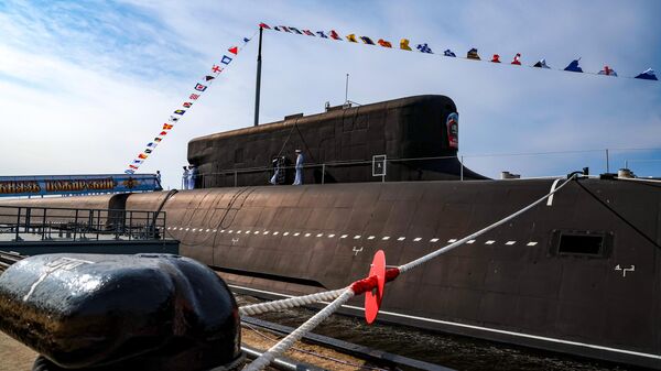 Lễ thượng cờ trên tàu ngầm hạt nhân mang tên lửa Knyaz Pozharsky tại Severodvinsk - Sputnik Việt Nam