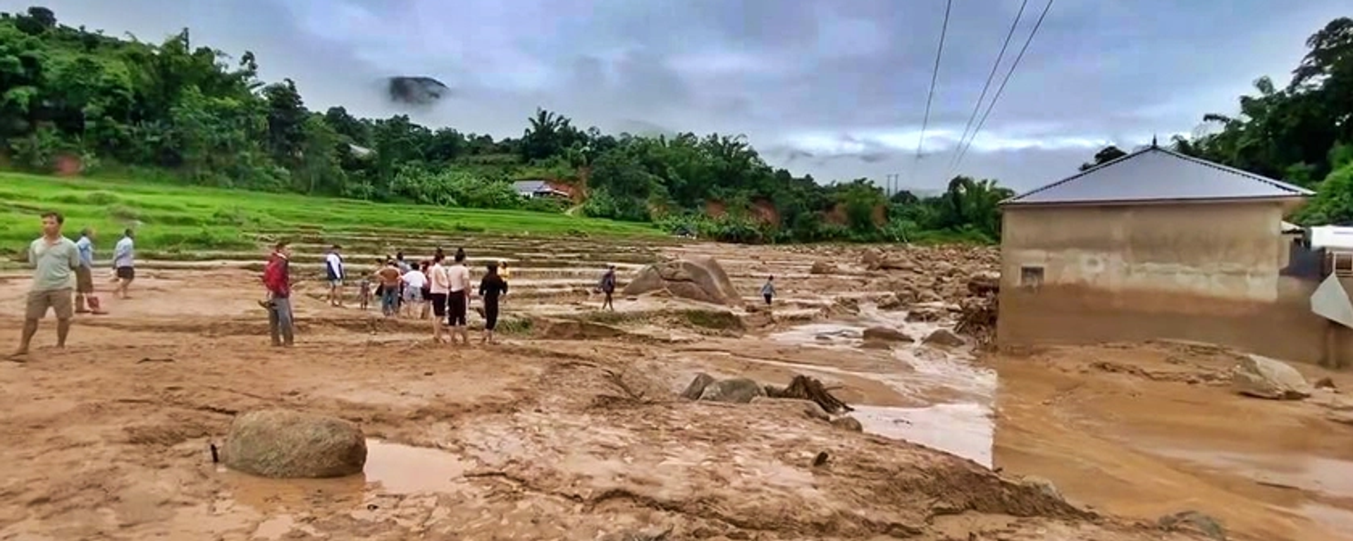 Cơn lũ quét rạng sáng 27/7 qua xã Chiềng Sơ làm 2 người tử vong tại bản Huổi Sài; 2 người mất tích ở bản Nà Cần 2. - Sputnik Việt Nam, 1920, 27.07.2025