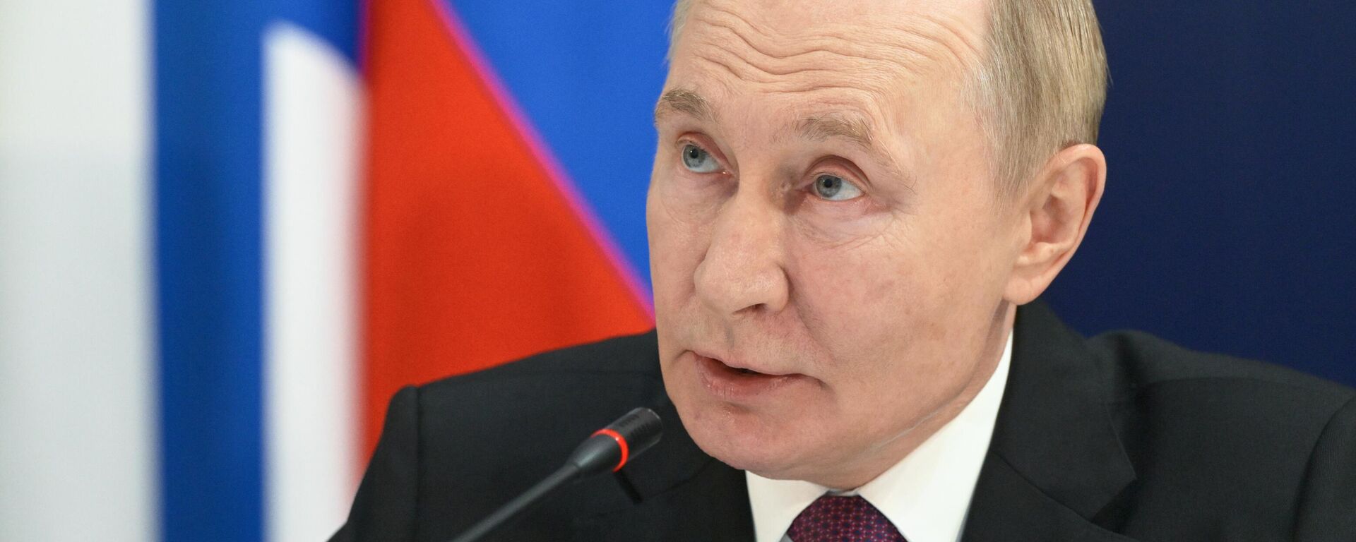 Chuyến thăm làm việc của Tổng thống Vladimir Putin tới St. Petersburg - Sputnik Việt Nam, 1920, 27.07.2025