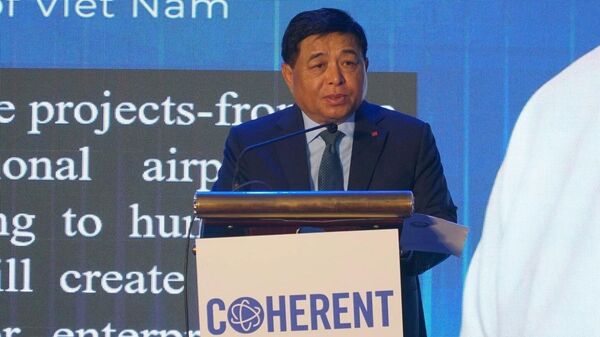 Phó Thủ tướng Chính phủ Nguyễn Chí Dũng phát biểu tại lễ khánh thành Nhà máy Coherent Việt Nam. - Sputnik Việt Nam