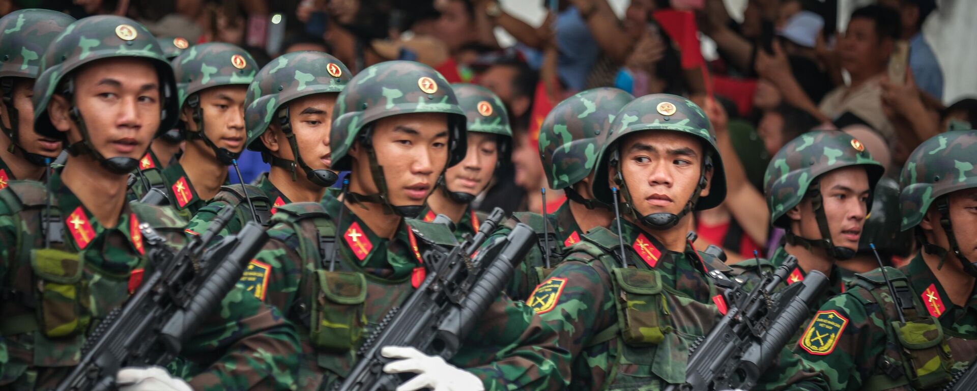 Lực lượng quân đội tham gia diễu binh - Sputnik Việt Nam, 1920, 28.07.2025