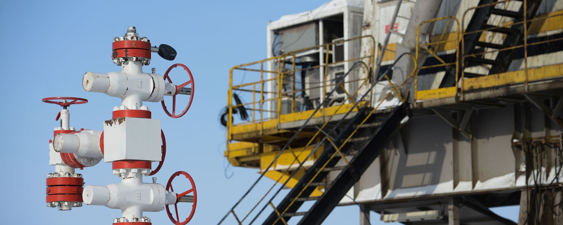 Giàn khoan dầu - Sputnik Việt Nam, 1920, 28.07.2025