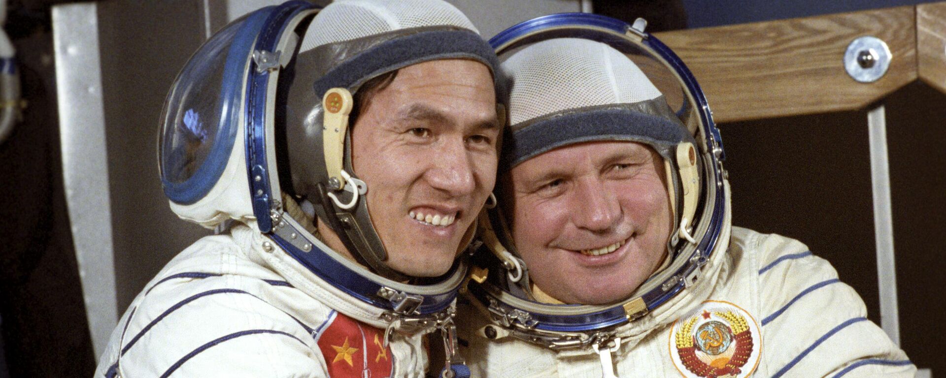 Viktor Gorbatko và Phạm Tuân - Sputnik Việt Nam, 1920, 31.07.2025