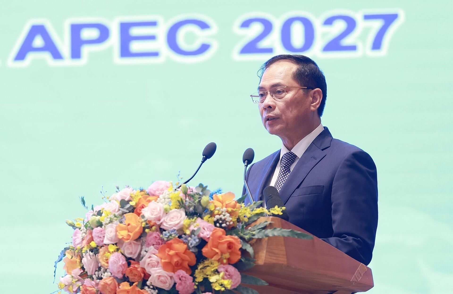 Phó Thủ tướng, Bộ trưởng Bộ Ngoại giao Bùi Thanh Sơn, Chủ tịch Uỷ ban Quốc gia APEC 2027 phát biểu
Phó Thủ tướng, Bộ trưởng Bộ Ngoại giao Bùi Thanh Sơn, Chủ tịch Uỷ ban Quốc gia APEC 2027 phát biểu
- Sputnik Việt Nam, 1920, 28.07.2025