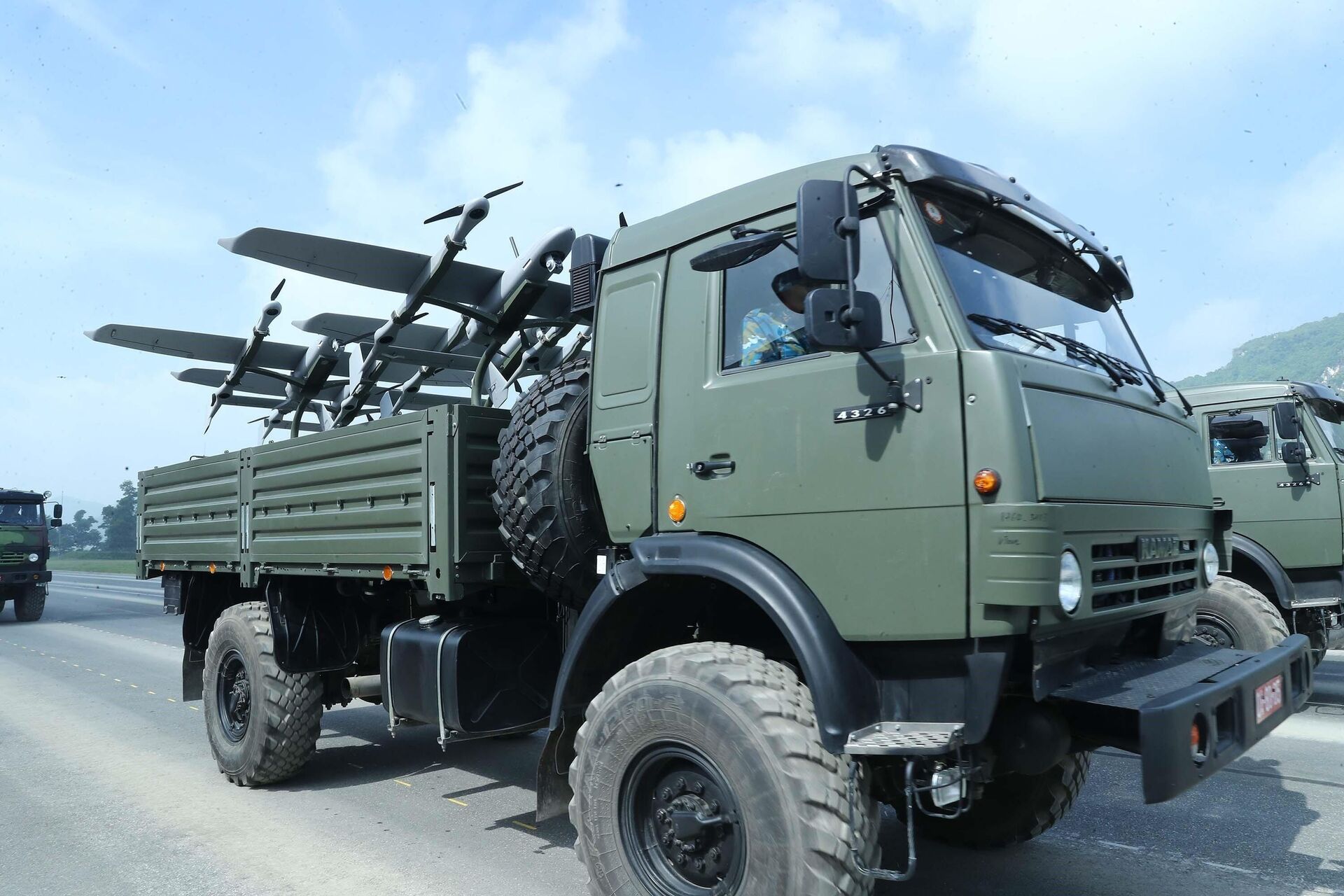Máy bay không người lái do Việt Nam sản xuất tại lễ hợp luyện - Sputnik Việt Nam, 1920, 29.07.2025