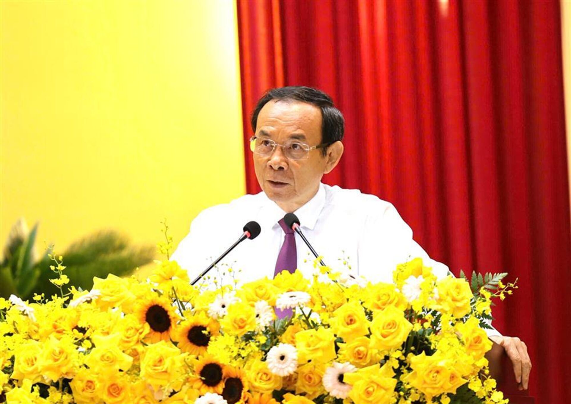 Đồng chí Nguyễn Văn Nên, Bí thư Thành ủy TP. Hồ Chí Minh phát biểu chỉ đạo Đại hội. Đồng chí Nguyễn Văn Nên, Bí thư Thành ủy TP. Hồ Chí Minh phát biểu chỉ đạo Đại hội. - Sputnik Việt Nam, 1920, 29.07.2025