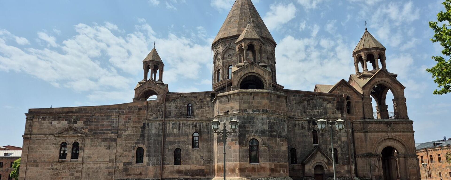 Nhà thờ Etchmiadzin - Sputnik Việt Nam, 1920, 30.07.2025