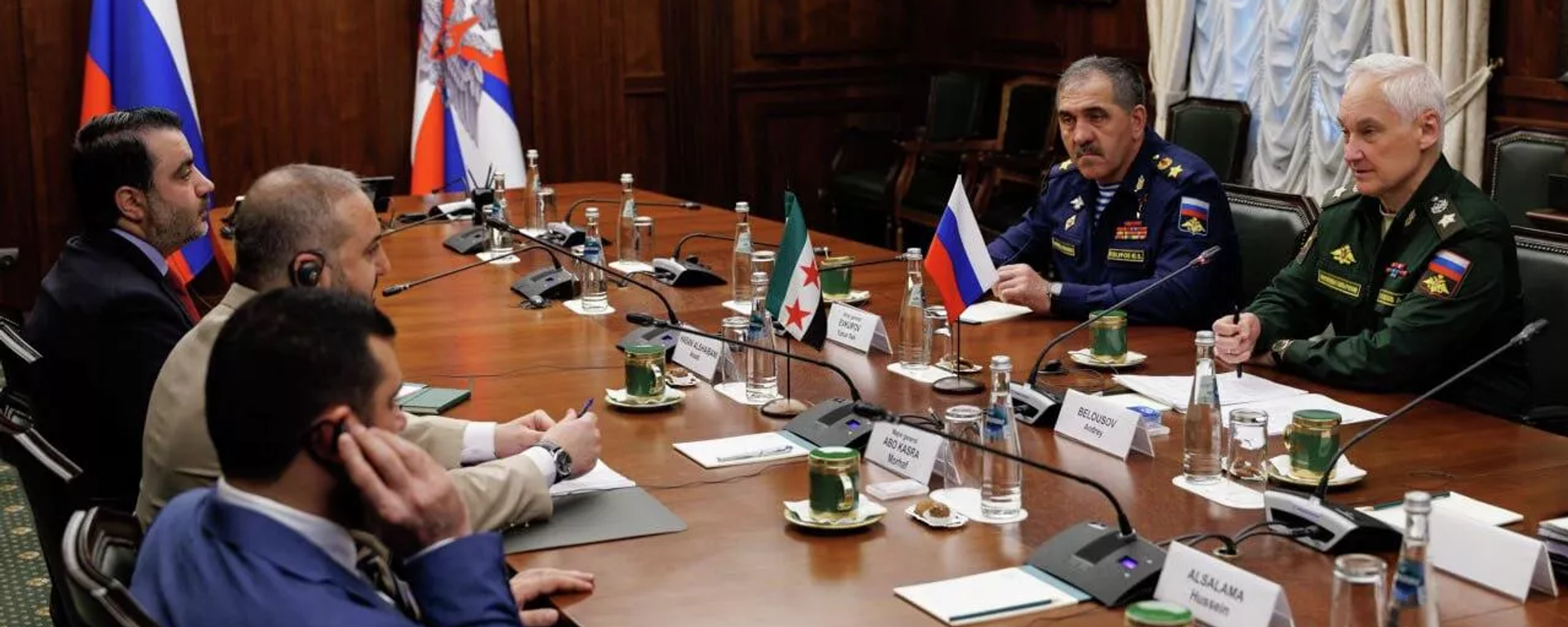 Bộ trưởng Quốc phòng Nga Andrei Belousov đã gặp Bộ trưởng Quốc phòng của chính phủ chuyển tiếp Cộng hòa Ả Rập Syria, Đại tướng Murhaf Abu Qasra - Sputnik Việt Nam, 1920, 31.07.2025