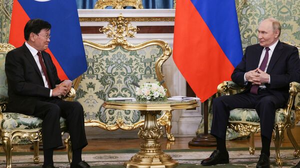 Tổng thống Vladimir Putin đã gặp Chủ tịch nước Lào T. Sisoulith - Sputnik Việt Nam