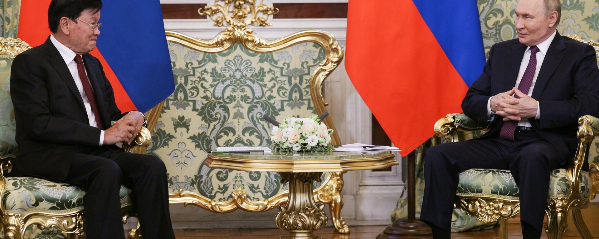 Tổng thống Vladimir Putin đã gặp Chủ tịch nước Lào T. Sisoulith - Sputnik Việt Nam, 1920, 31.07.2025